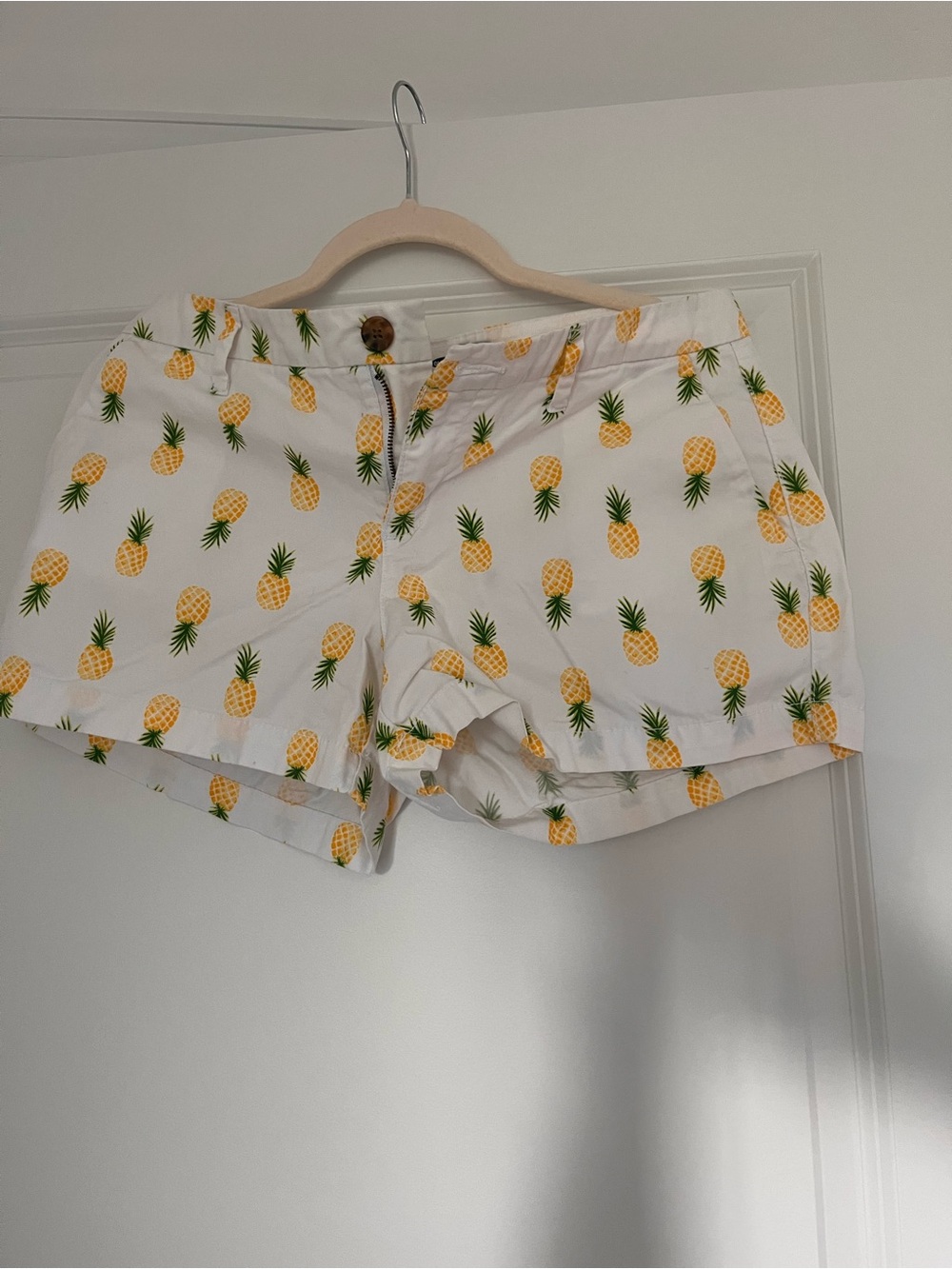Old Navy Pineapple Themed Shorts - Size 6
